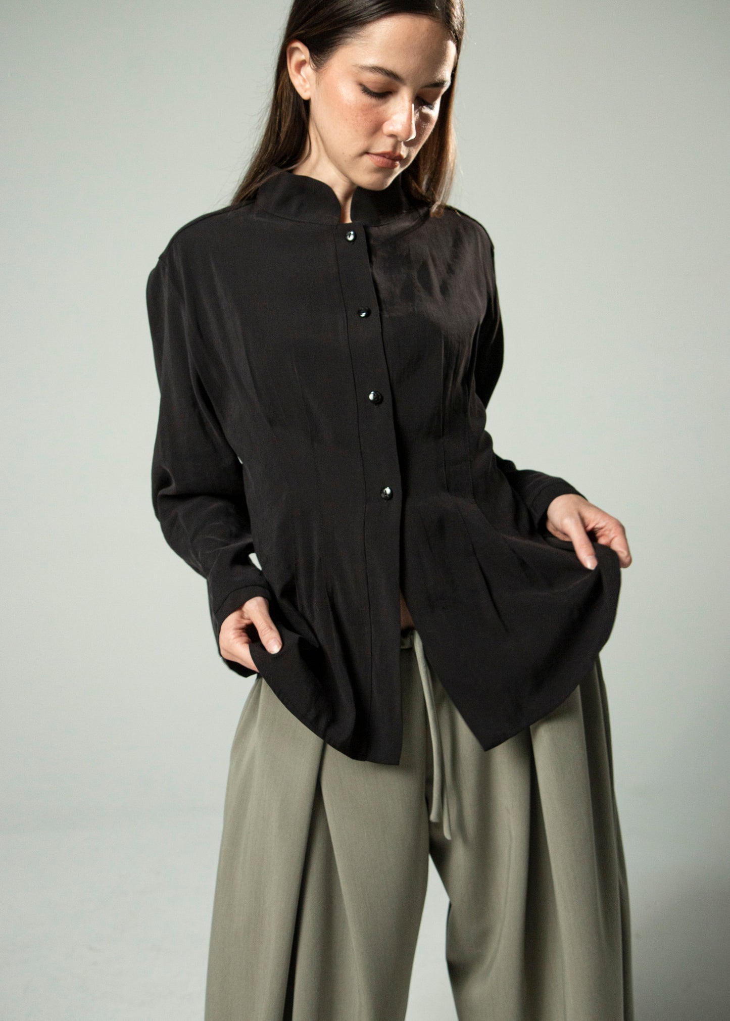 Camisa Mao Negro 'Cupro Touch'