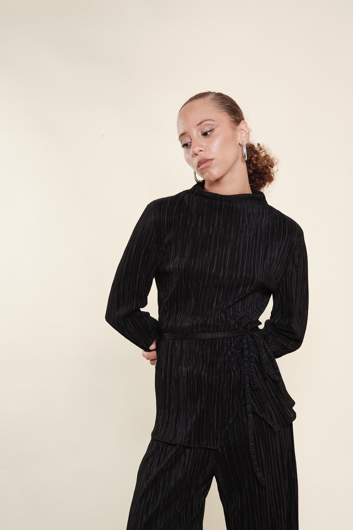Top Uma Pleated Negro