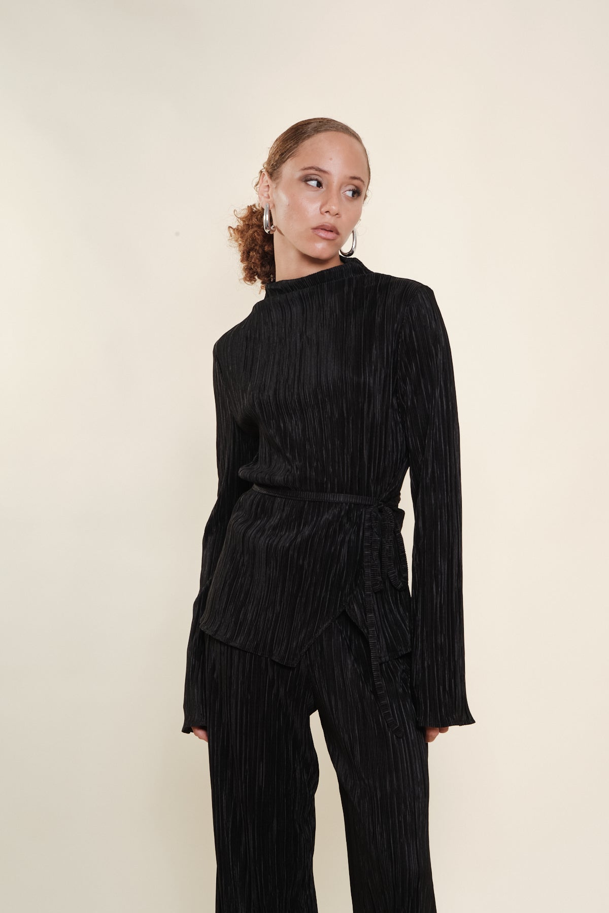 Top Uma Pleated Negro