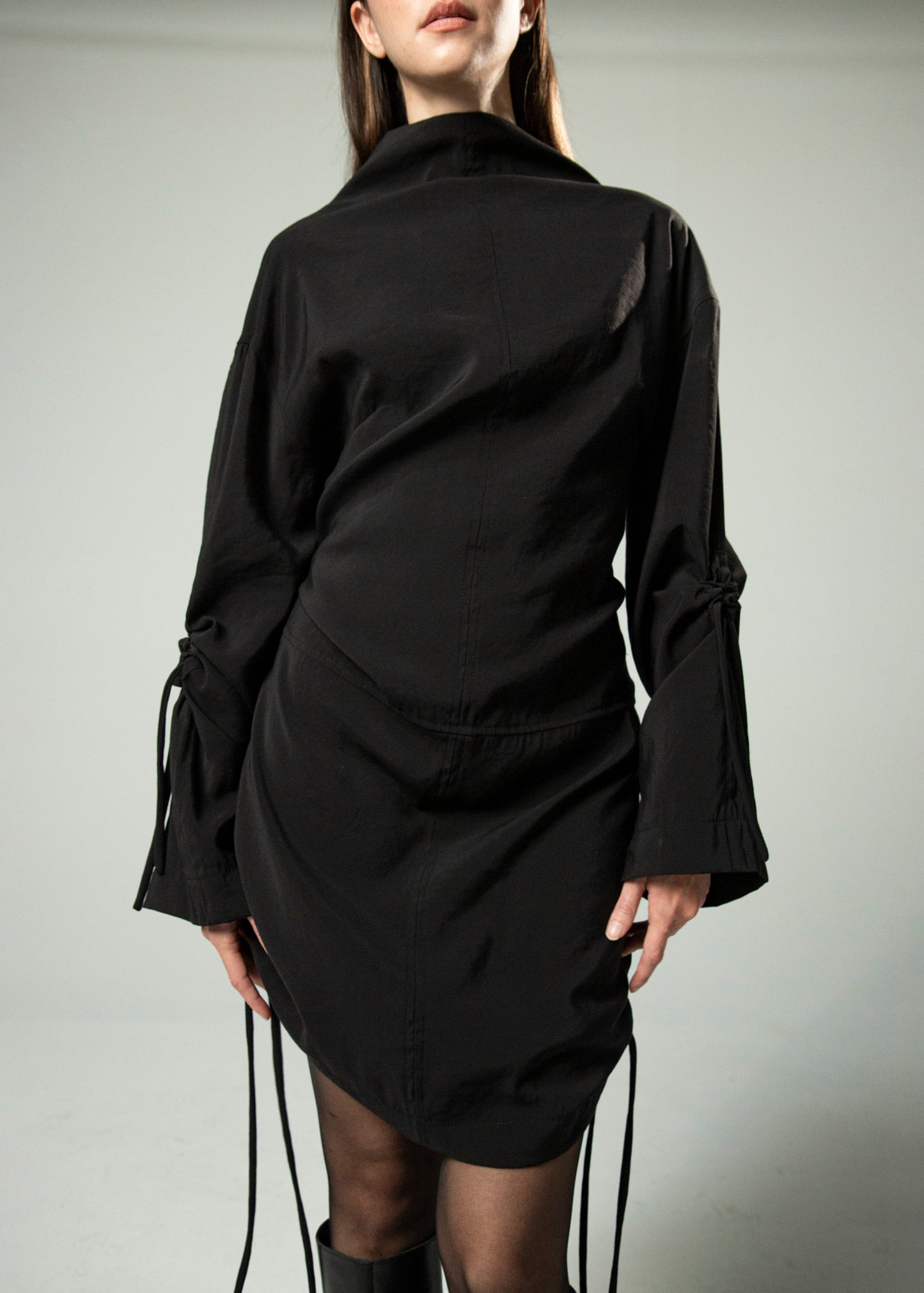 Mini Vestido Gaku Negro 'Cupro Touch'